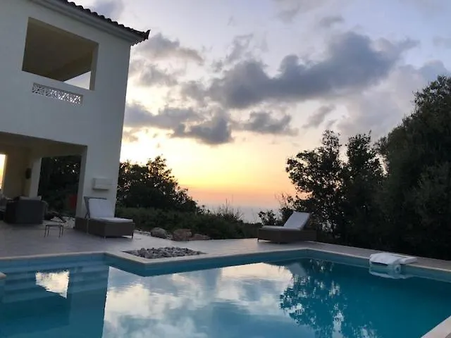 בית נופש Kyparissia De Wandelboom *