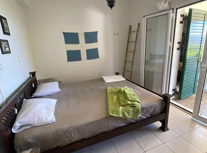 Kyparissia De Wandelboom *